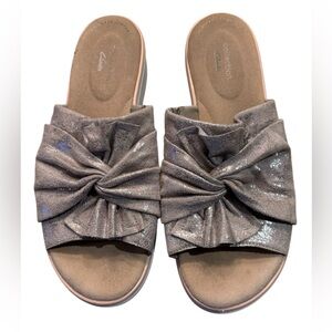 Clarks Collection Women's Size 10 Light Bronze Metallic Slide Sandals